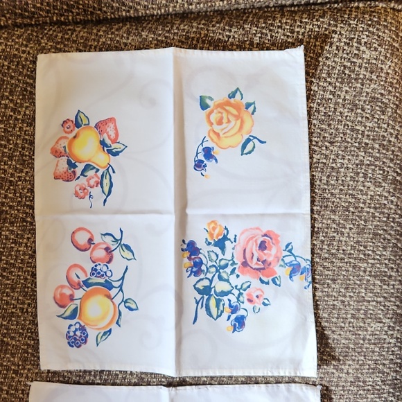 Two Vintage hand made napkins. - Picture 3 of 9